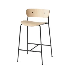 &Tradition Bar Stools*Pavilion AV7 barstool, Oak lacquer, steel legs Beige