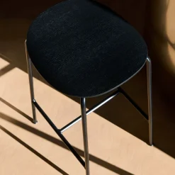 &Tradition Bar Stools*Pavilion AV37 counter stool 68 cm, - lacquered oak Black