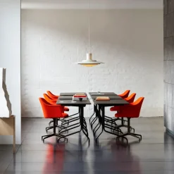&Tradition Desks*Pavilion AV16 desk, linoleum, lacquered oak, leg Black