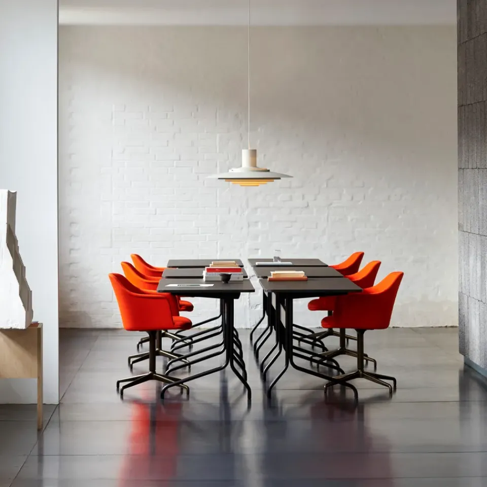 &Tradition Desks*Pavilion AV16 desk, linoleum, lacquered oak, leg Black