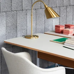&Tradition Desks*Pavilion AV16 desk, linoleum, lacquered oak, leg Black