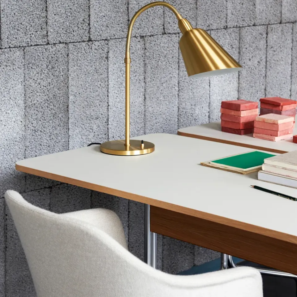 &Tradition Desks*Pavilion AV16 desk, linoleum, lacquered oak, leg Black