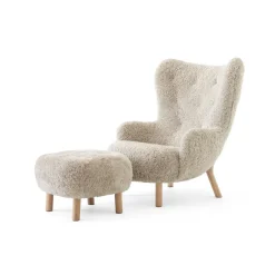 &Tradition Armchairs & Footstools*Petra VB3 high armchair incl. pouf ATD1, Oiled Oak-Sheepskin Moonlight White