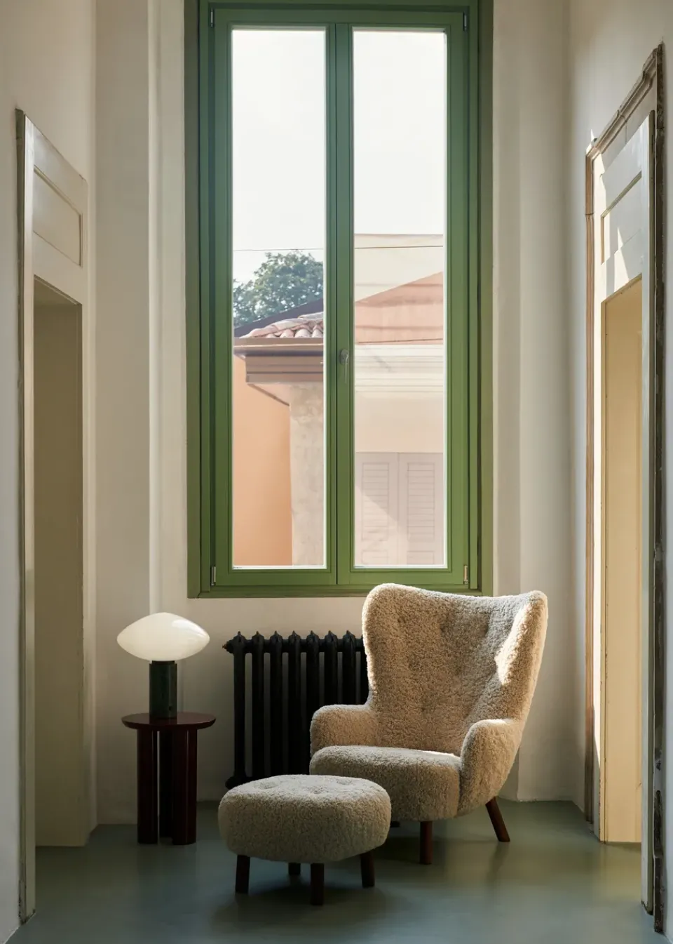 &Tradition Armchairs & Footstools*Petra VB3 high armchair, Oiled Walnut-Sheepskin Moonlight White
