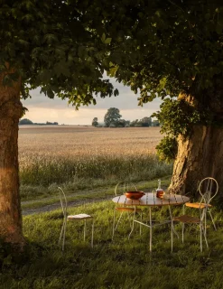 Gärsnäs Table For Outdoor Use*Pia table Ø110 cm, lacquered steel frame-oiled oak White