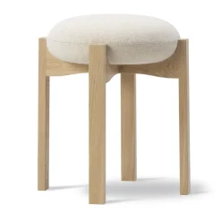 Fredericia Furniture Stools*Pioneer low stool, Hallingdal 200-lacquered oak Beige