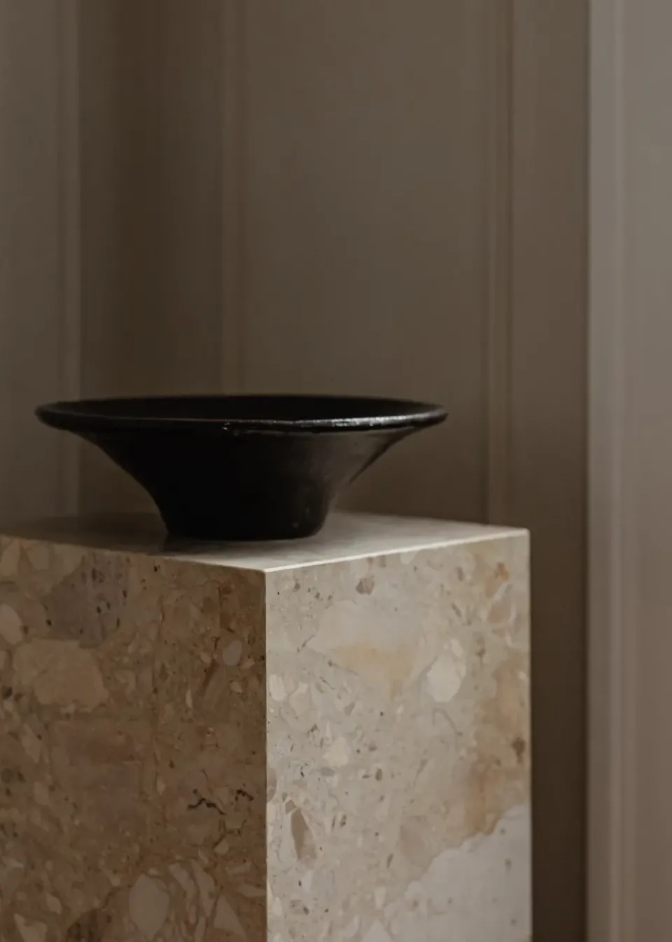 Audo Copenhagen Side Tables*Plinth tall sidetable 30x30x51 cm, Kunis Breccia Beige