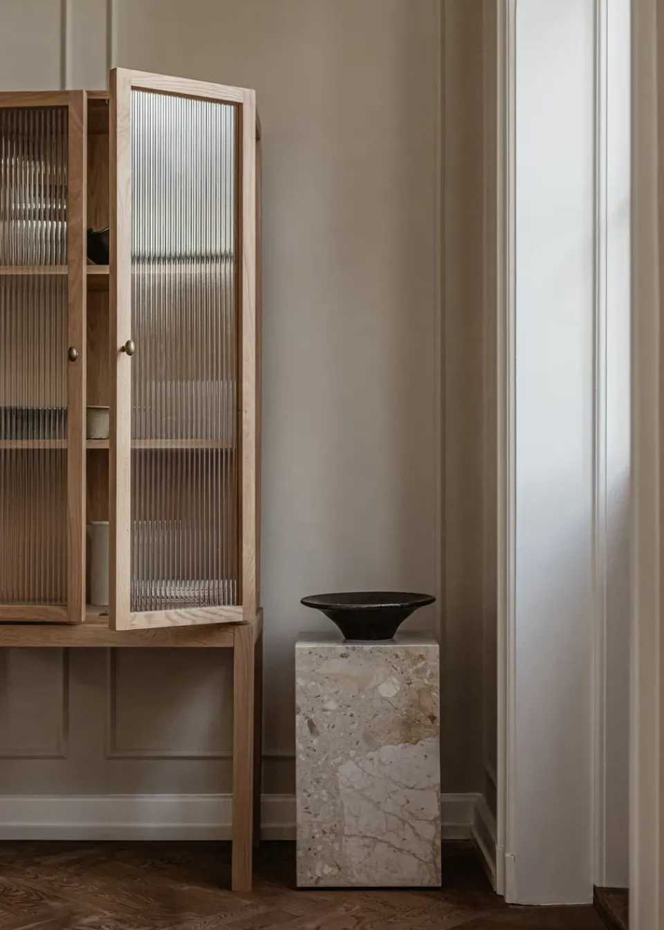 Audo Copenhagen Side Tables*Plinth tall sidetable 30x30x51 cm, Kunis Breccia Beige