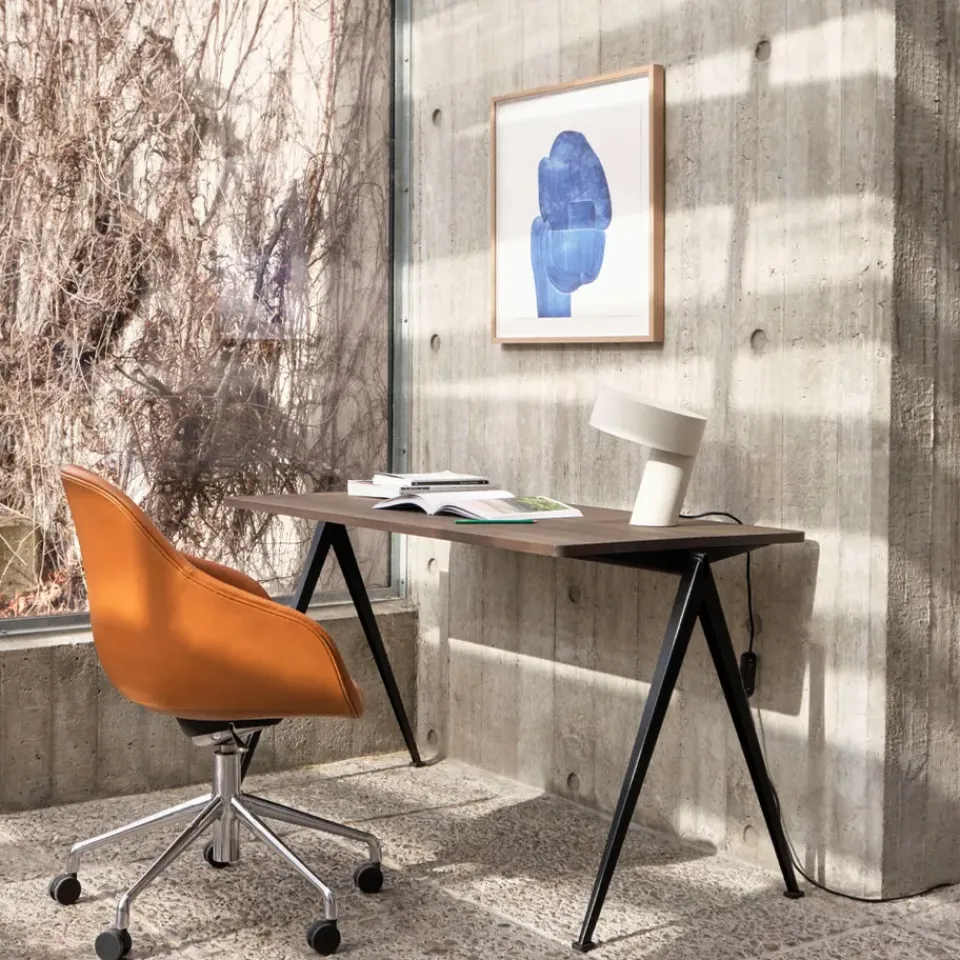 HAY Desks*Pyramid 01 desk, Oak clear lacquered-140x75 cm- steel frame Beige