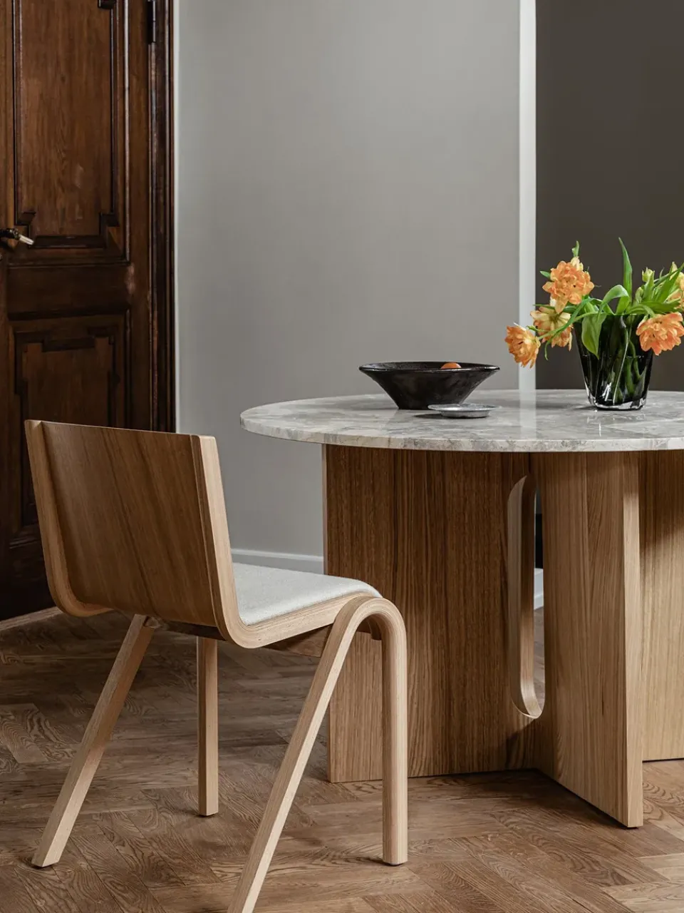 Audo Copenhagen Chairs*Ready chair upholstered seat, Red oak-Dakar 0329 Brown