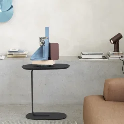 Muuto Side Tables*Relate Side table H: 73.5 cm, Oak veneer-Black Beige