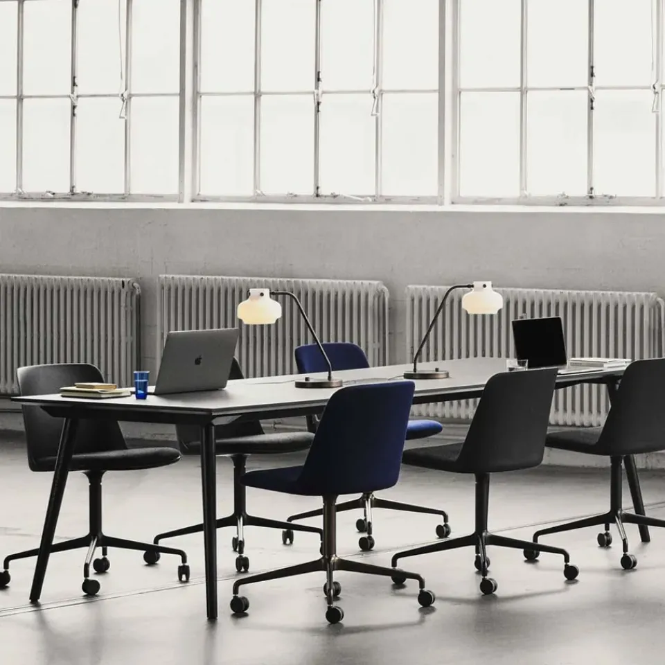 &Tradition Office Chairs*Rely HW23 office chair, Fabric hallingdal 224 peanut, bronze base Brown