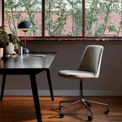&Tradition Office Chairs*Rely HW31 office chair, Hallingdal 753-black base Blue