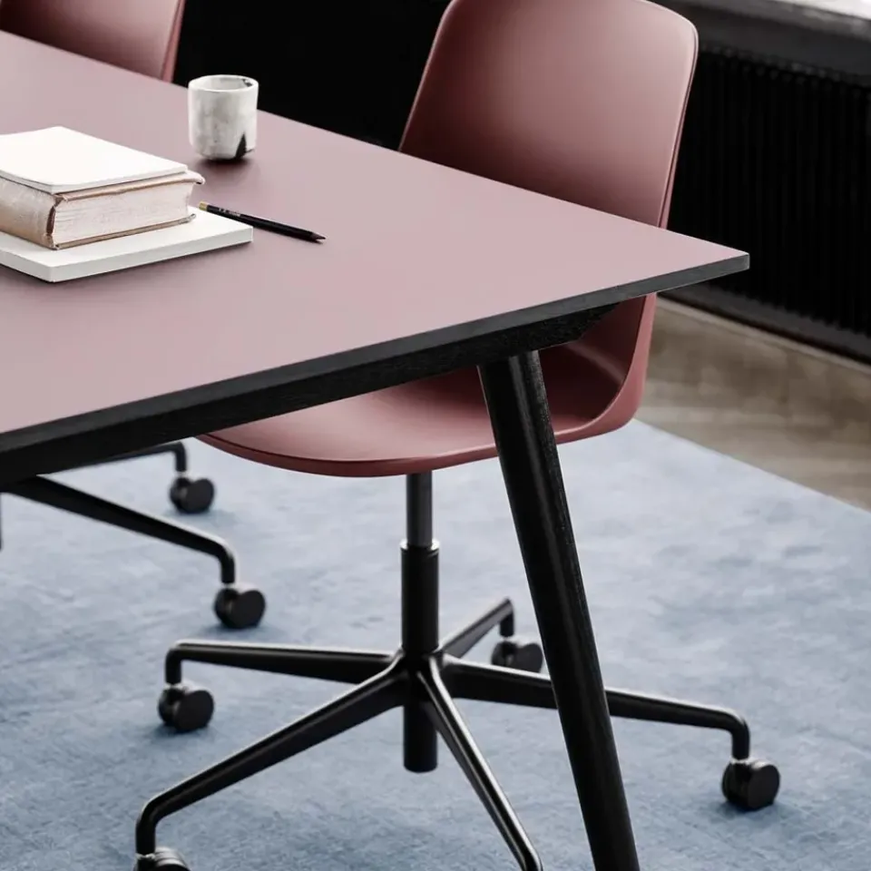 &Tradition Office Chairs*Rely HW28 office chair, brown, black base Red