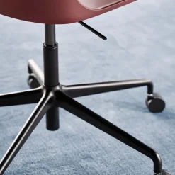 &Tradition Office Chairs*Rely HW28 office chair, brown, black base Red