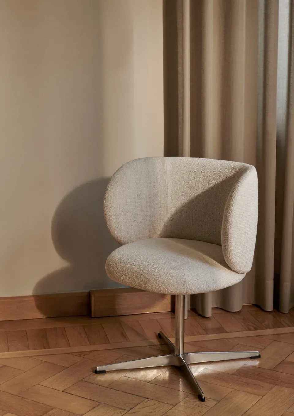 Ferm Living Office Chairs|Chairs*Rico swivel dining chair - bouclé, Off- White