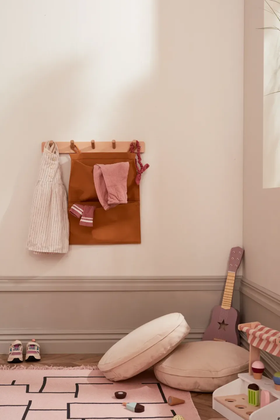 Kid's Concept Clothes Hooks & Hangers*Saga hook strip, Beech Beige