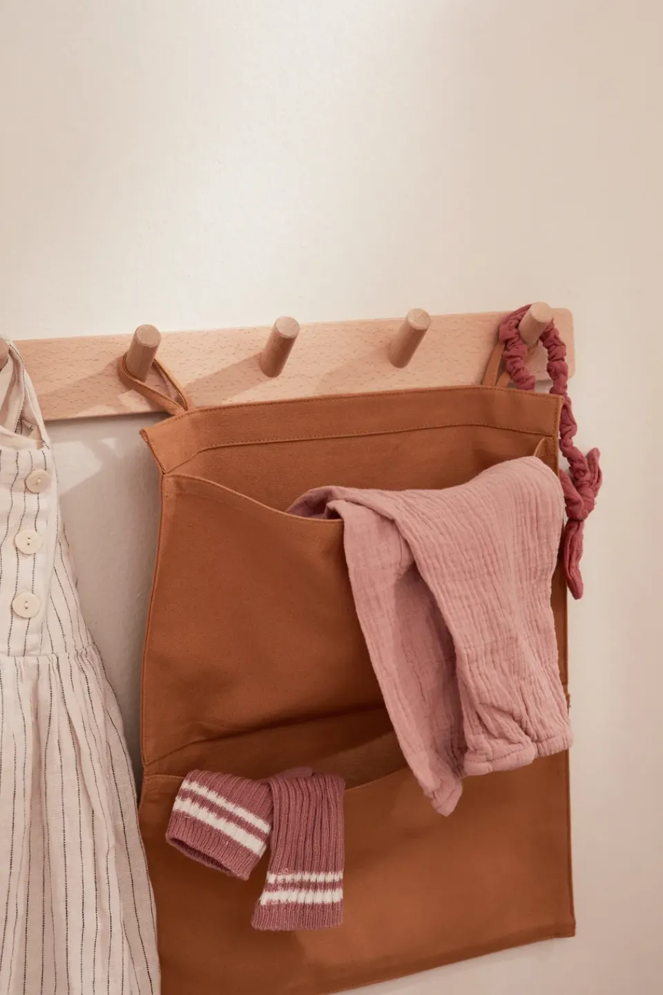 Kid's Concept Clothes Hooks & Hangers*Saga hook strip, Beech Beige