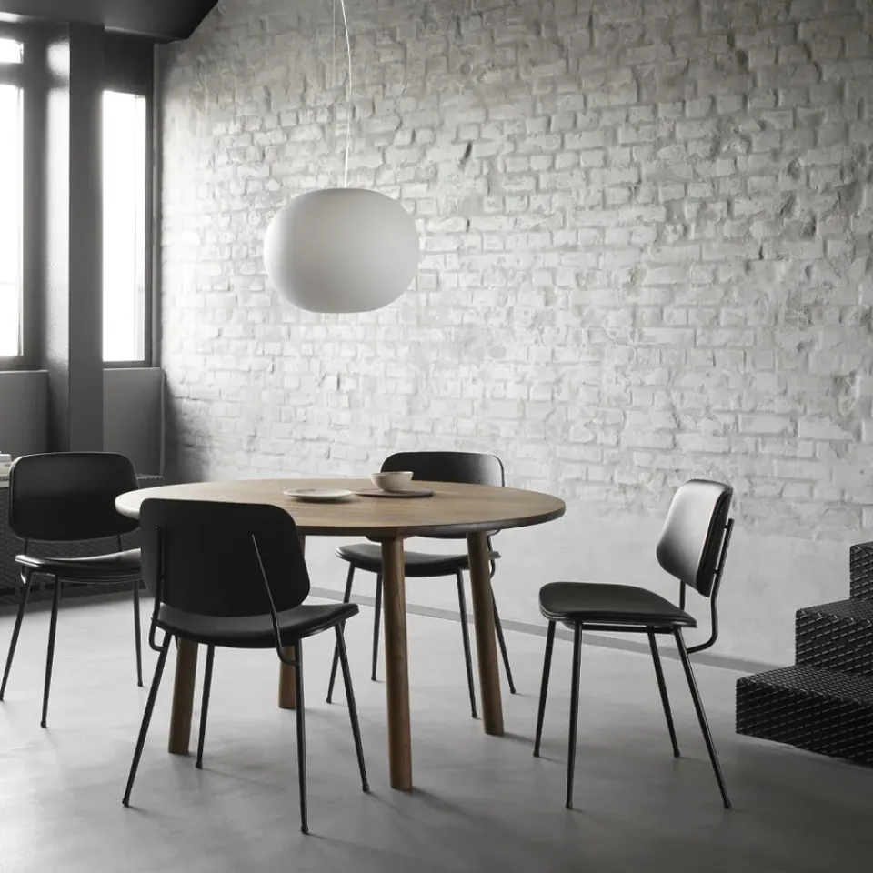 Fredericia Furniture Chairs*Søborg 3062 Metal chair fully upholstered, Leather omni 301 - Black