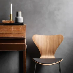 Fritz Hansen Seat Cushions & Pads*Series 7 chair pad leather, Black