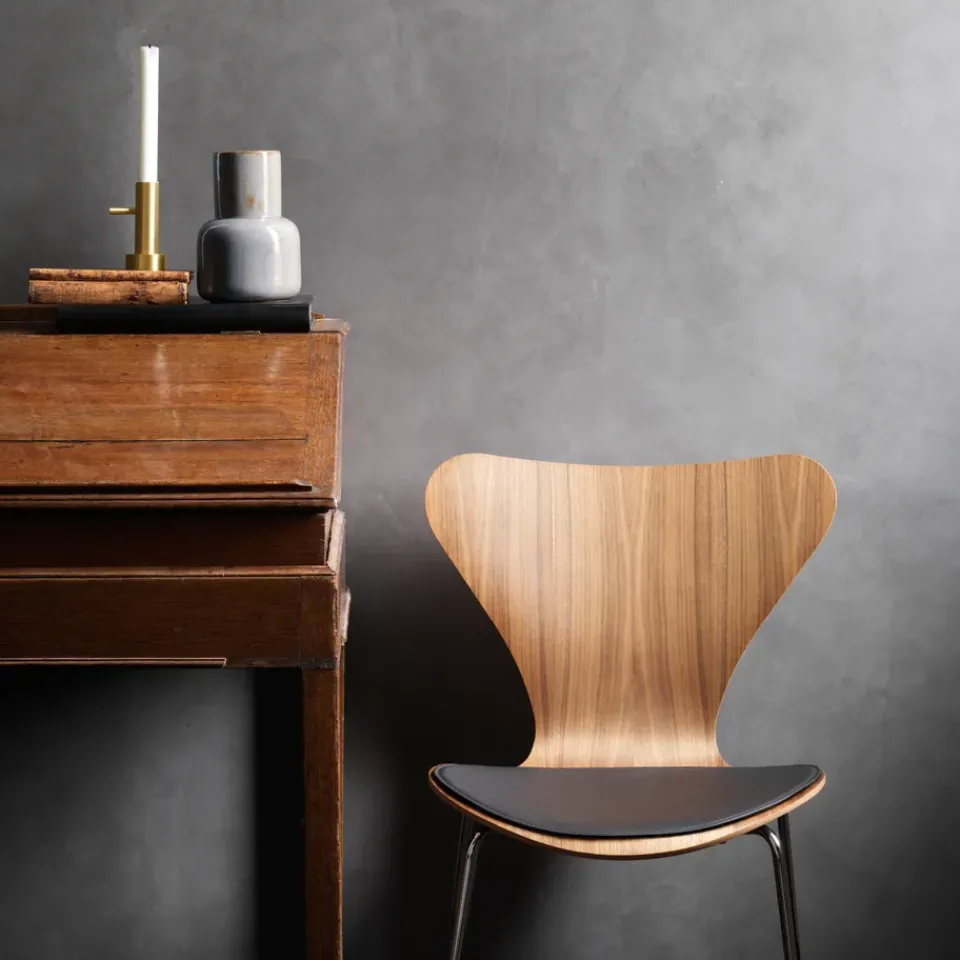 Fritz Hansen Seat Cushions & Pads*Series 7 chair pad leather, Black