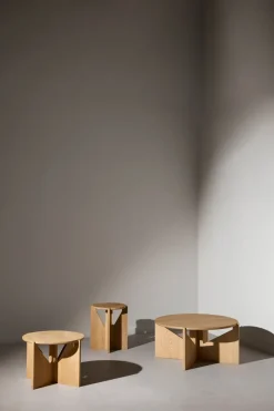Kristina Dam Studio Coffee Tables*Simple XL coffee table Ø78 cm, Warm lacquered oak Beige