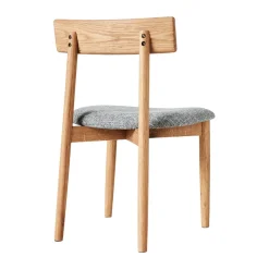 MUUBS Chairs*Tetra chair with padded seat, Concrete coloured fabric-natural oiled oak GreyBrown