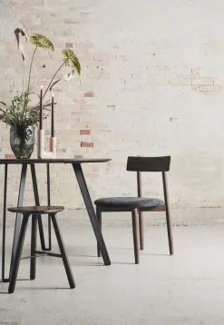MUUBS Chairs*Tetra chair with padded seat, Granite coloured fabric-dark oiled oak GreyBrown