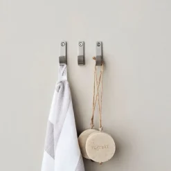 Meraki Clothes Hooks & Hangers*Thapsus hook 3-pack, Brushed steel Silver-coloured