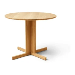 Form & Refine Dining Tables*Trefoil dining table Ø90 cm, Oak Brown