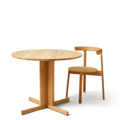 Form & Refine Dining Tables*Trefoil dining table Ø90 cm, Oak Brown