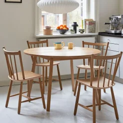 HAY Dining Tables*Triangle Leg dining table round, water-based lacquered oak Beige