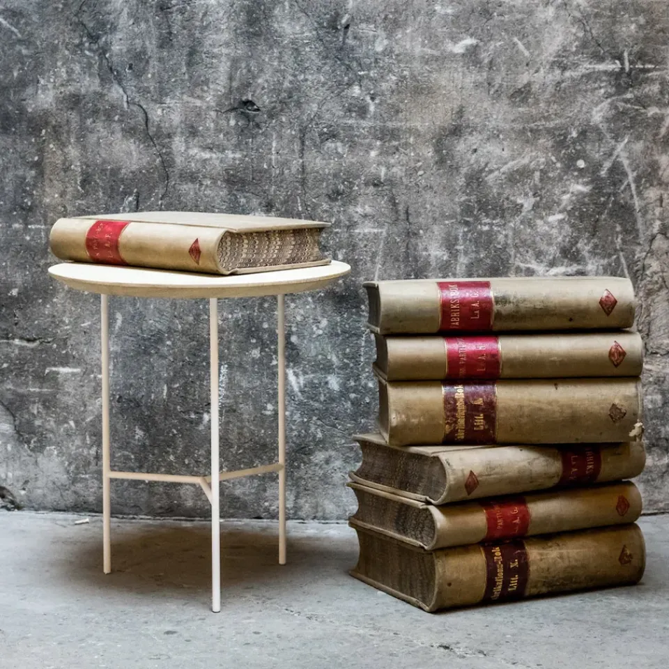 Mavis Side Tables*Tribeca side table, oak oil rustic, white legs, ø47 cm Beige