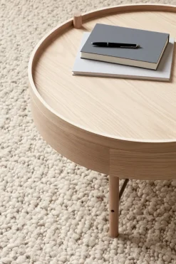 Audo Copenhagen Coffee Tables*Turning table, natural oak-chrome Brown