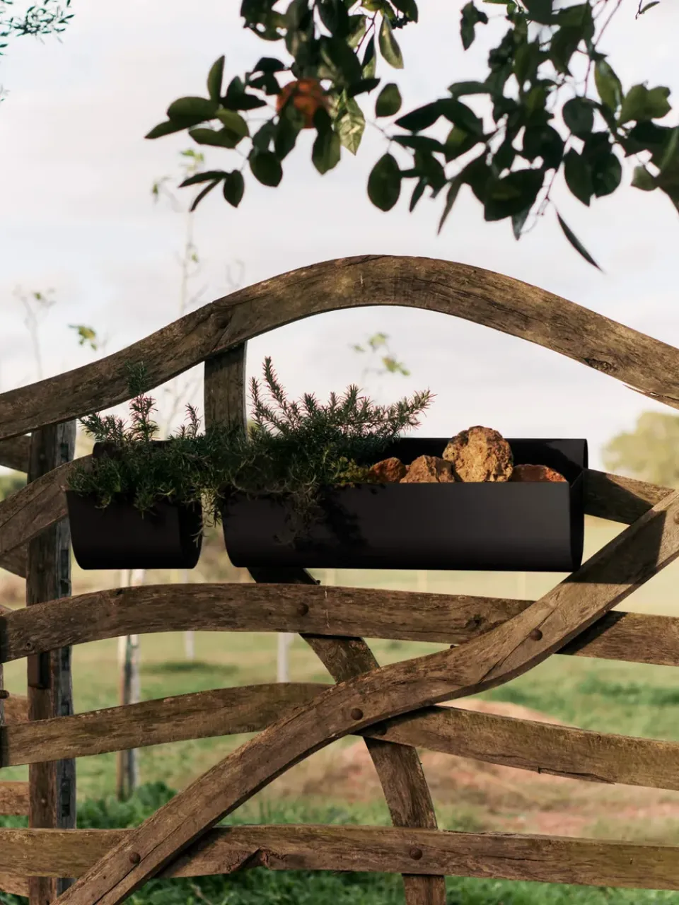 Ferm Living Balcony Furniture*Uma balcony planter small 20 cm, Black