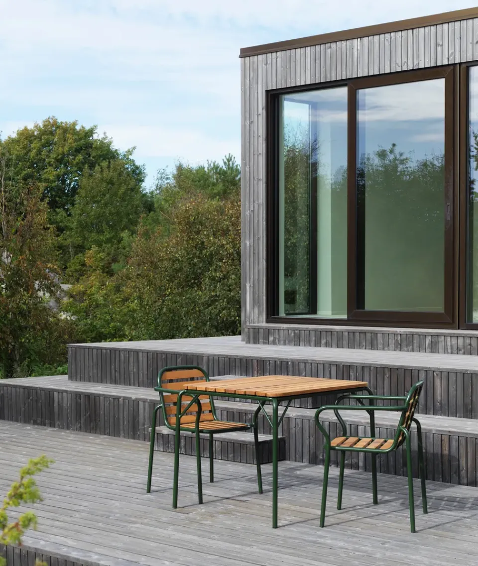 Normann Copenhagen Balcony Furniture*Vig Robinia armchair, Green