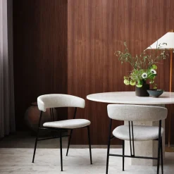 GUBI Chairs*Violin dining chair, Karakorum 001 -covered White