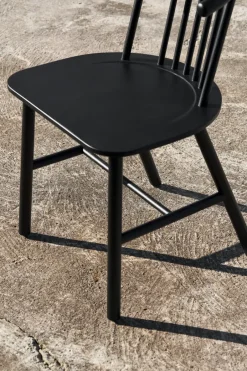 NJRD Chairs*VIOR dining chair, Black lacquered oak Beige