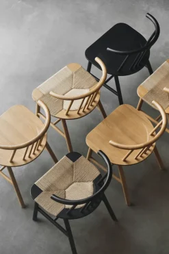 NJRD Chairs*VIOR dining chair wicker seat, Black lacquered oak-nature Beige