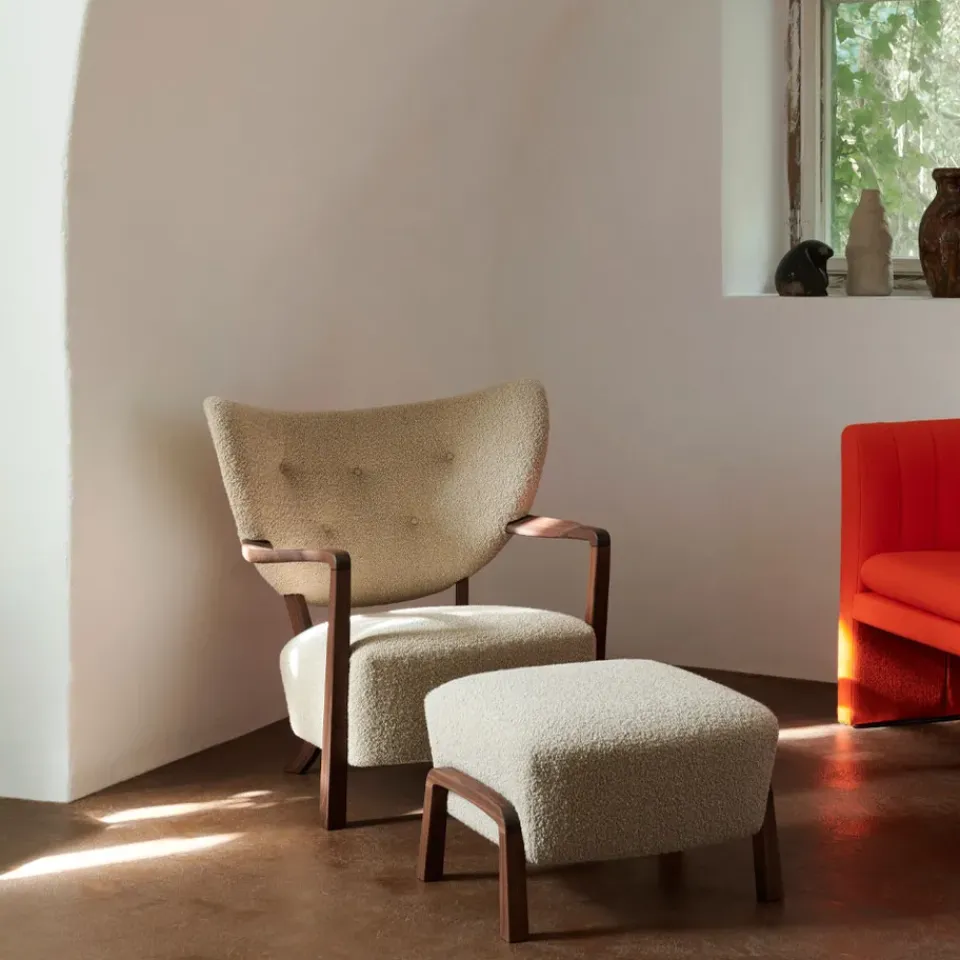 &Tradition Armchairs & Footstools*Wulff ATD3 footstool, Karakorum 003 -walnut legs Beige