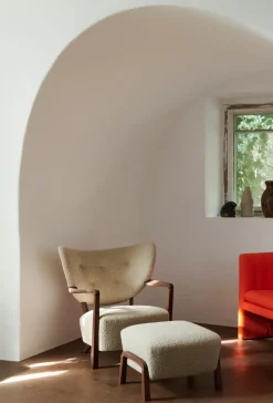 &Tradition Armchairs & Footstools*Wulff Lounge Chair ATD2 armchair, Oiled walnut-Karakorum Beige
